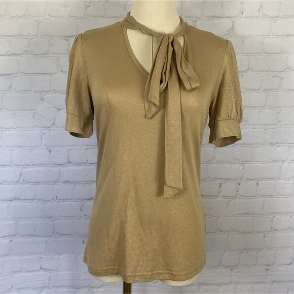 ⭐ 3/$15 NWT Apostrophe Small Gold Tan Neck Tie Short Sleeve Blouse - Picture 1 of 8